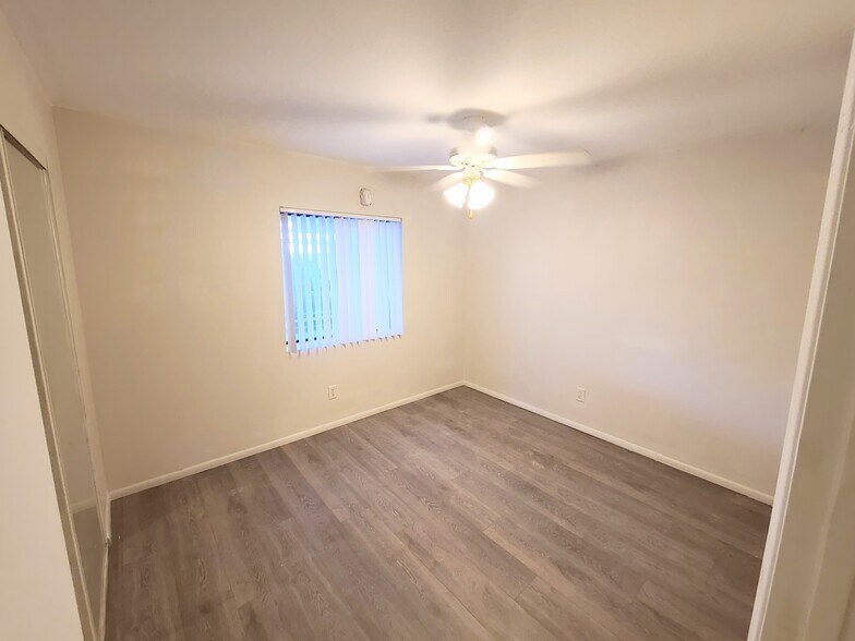 Bedroom - 17 E Ruth Ave