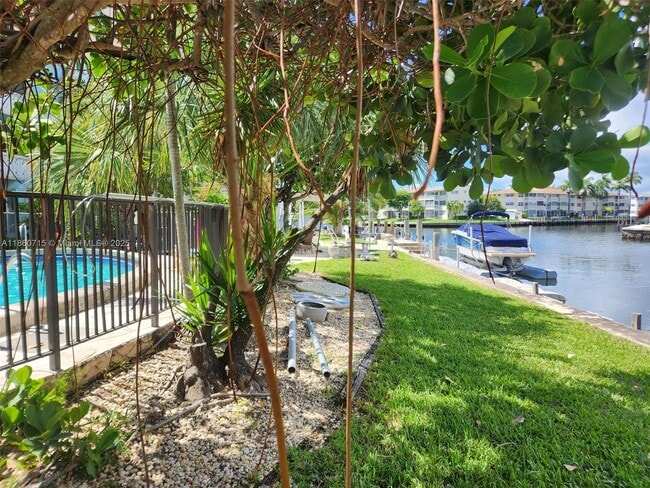 Building Photo - 455 Golden Isles Dr