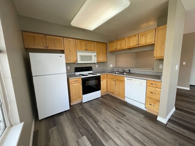 Building Photo - 6720 Antigua Dr