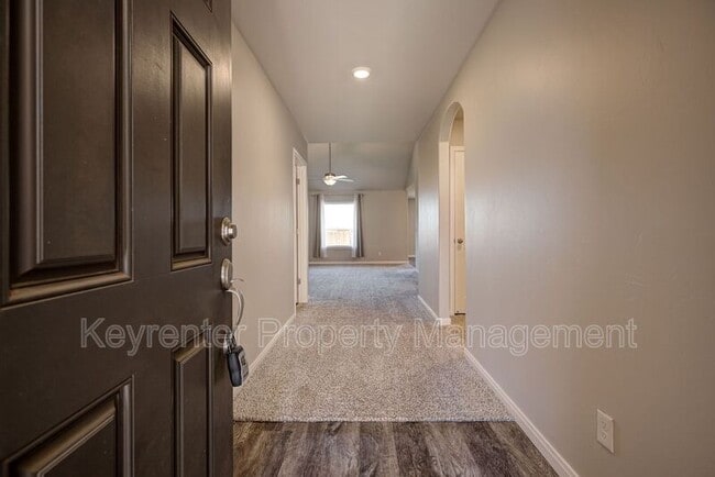 Building Photo - 1612 Maroon Dr