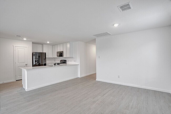 Building Photo - 803 Ginkgo Wy