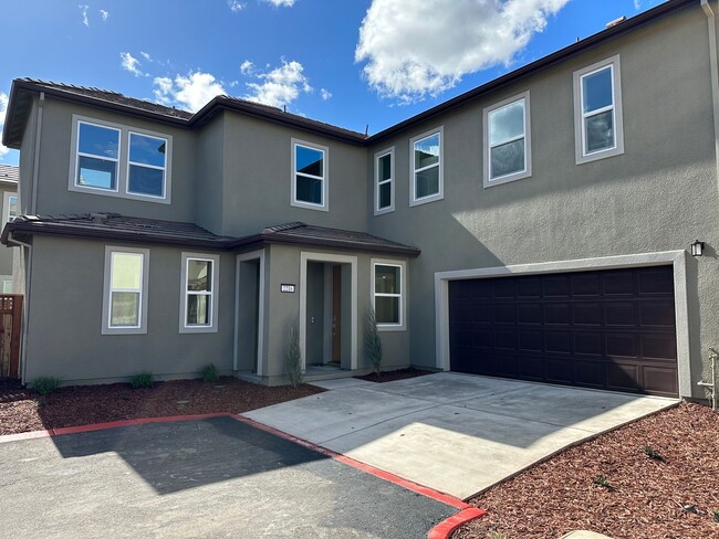 Building Photo - Beautiful 4 Bedroom / 3 Bath River Islands...