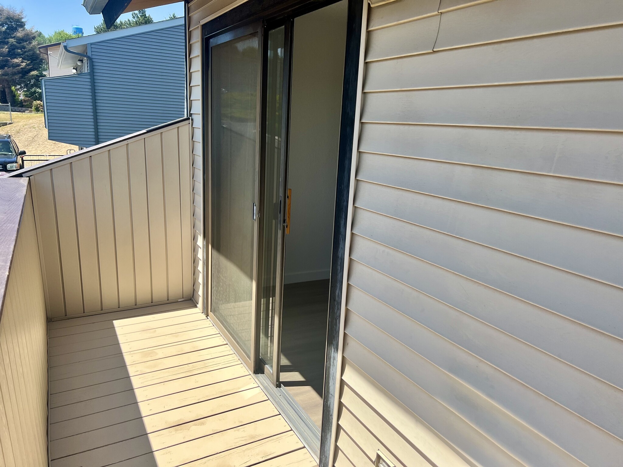 Building Photo - 132 NW Larry St