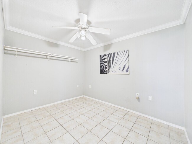 Building Photo - 713 6th St