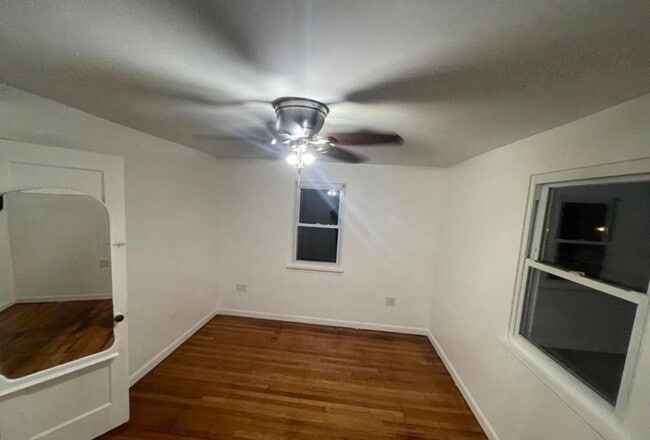 Building Photo - 100 Talisman Ct