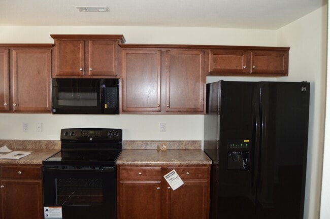 Building Photo - 117 Quail Springs Rd