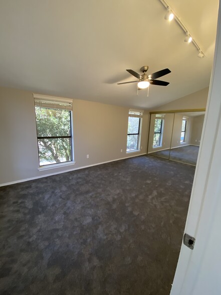 Master Bedroom - 605 Scenic Dr