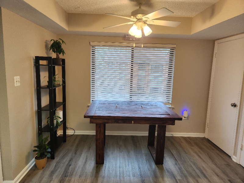 Building Photo - 10210 Bushman Dr