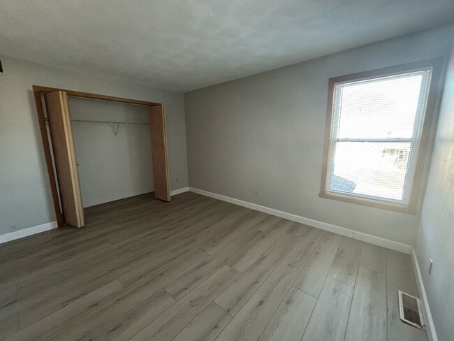 Building Photo - Rockford Townhomes East