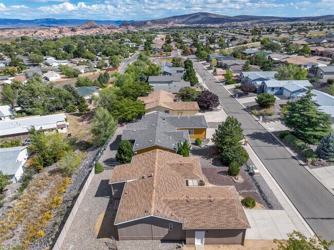 Building Photo - 3 Bedroom, 2 Bath Home with Views of Willo...