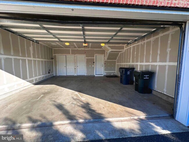 Building Photo - 8862 Orchard Ln