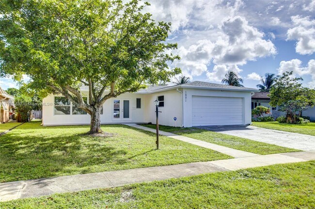 Building Photo - 1801 N 54th Ave