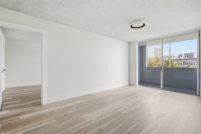 Building Photo - 1010 NW 11th St