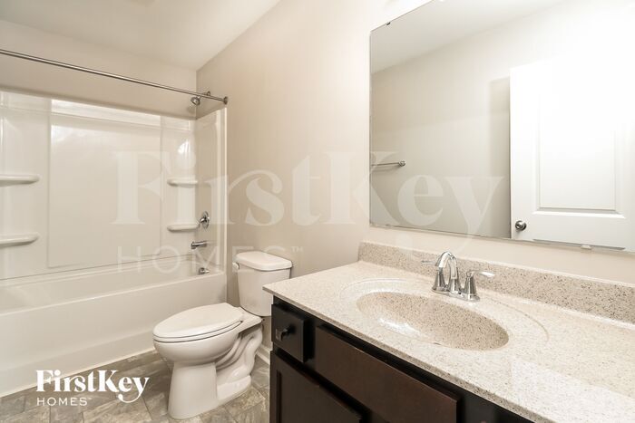 Building Photo - 8000 Camden Crossing