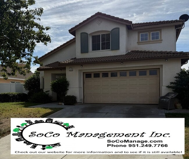 Primary Photo - Spacious 4 bedroom / 3 Bathroom Jurupa Val...