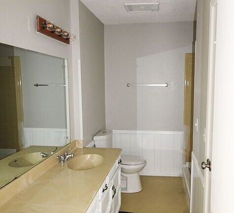 Building Photo - 9905 E 21st Pl