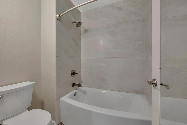 Building Photo - Remodeled 1BR Condo with Pool & Water Views Near Foster City