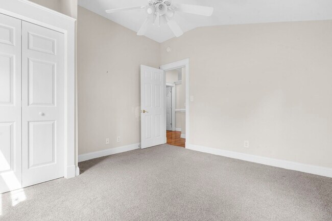 Building Photo - 2217 Doris Dr