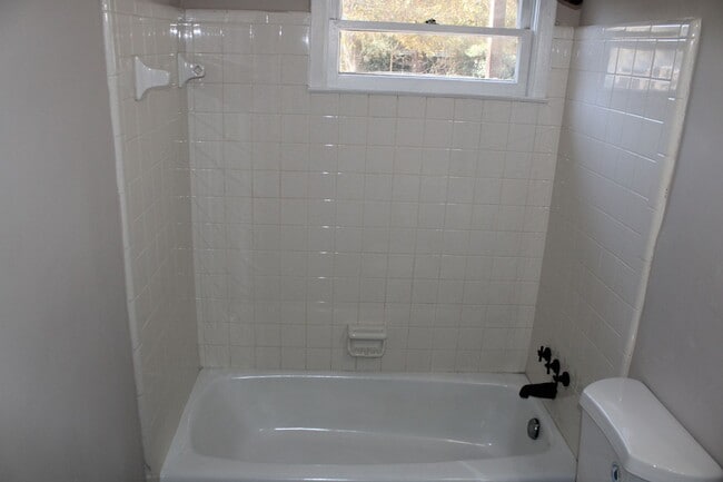 Building Photo - For Rent 3 Bedroom 2 Bath W/ Flex Space In South Aiken