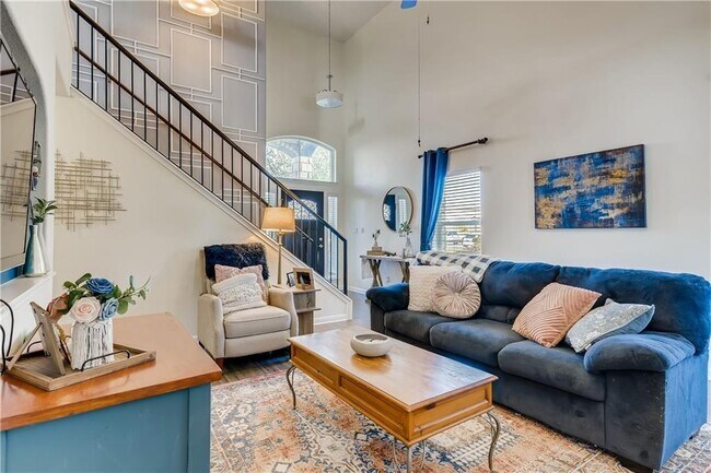 Building Photo - 221 Purple Martin Ave