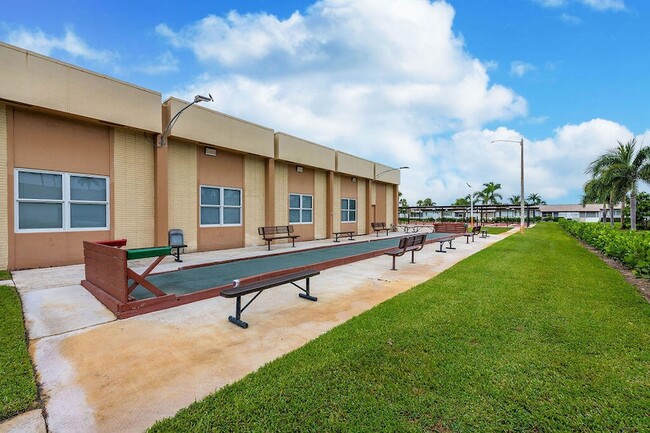 Building Photo - 2995 Crosley Dr W