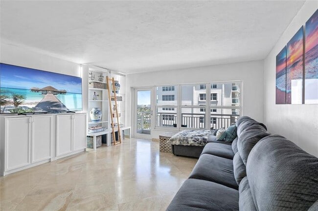 Building Photo - 3850 Galt Ocean Dr