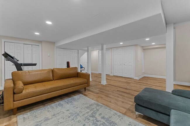 Building Photo - 284 S Quinsigamond Ave