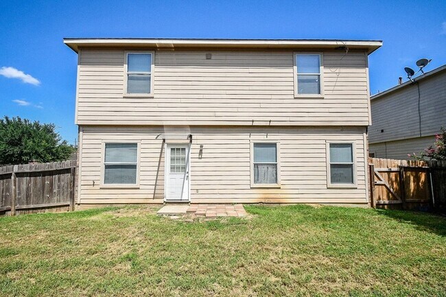 Building Photo - 402 New Hope Ln