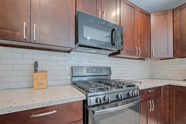 Building Photo - 5706 Georgetown Colony Dr
