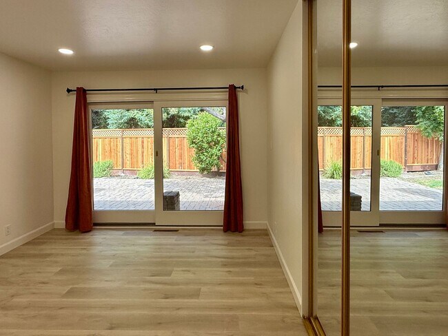 Building Photo - Bright & Updated 3 Bedroom 2 Bath Single Family Home in Santa Clara