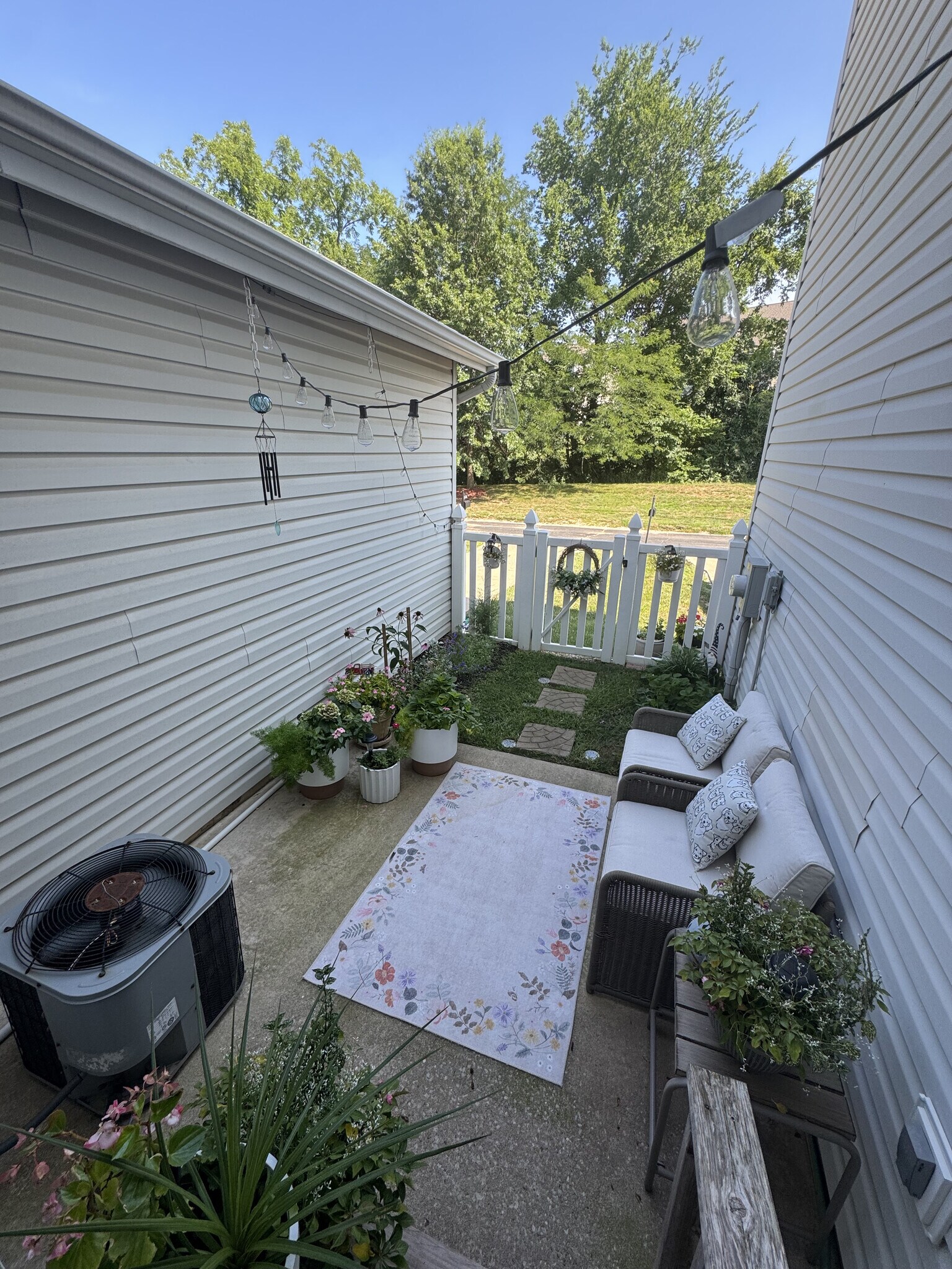 Private and Gated Back Yard - 401 Heritage Commons Cir