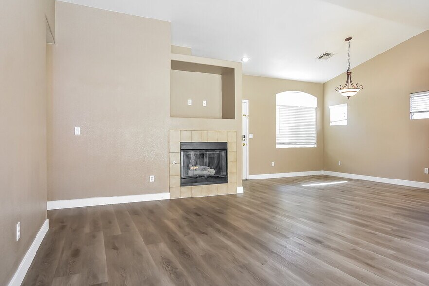 Building Photo - 3830 Canary Creek Ave