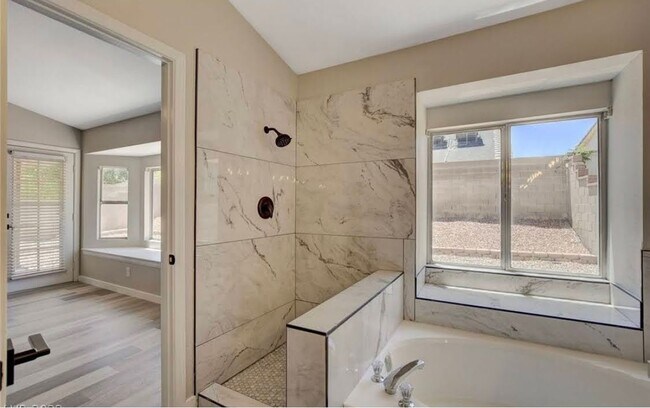 Building Photo - 1735 Navarre Ln