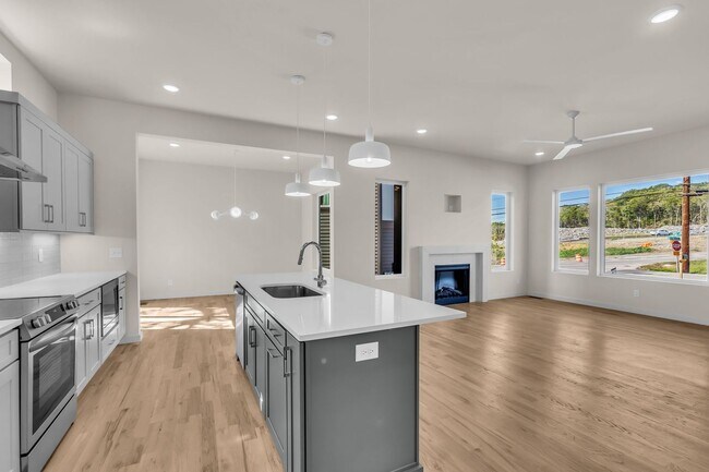 Building Photo - Amazing New Construction in North Nashville!