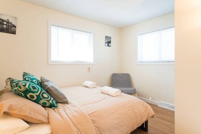 Building Photo - 37 Oxford Cir