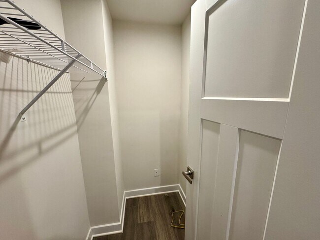 Building Photo - Modern Townhome in Stone Creek Townhomes