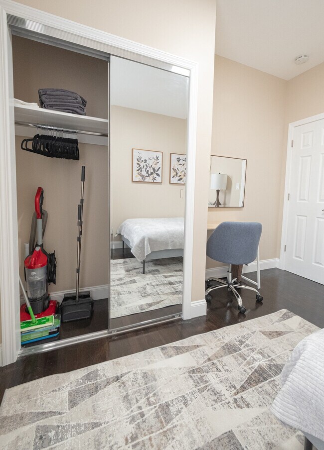 Building Photo - 245 W 113th St