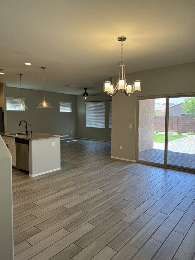 Building Photo - Madera Highlands Community.