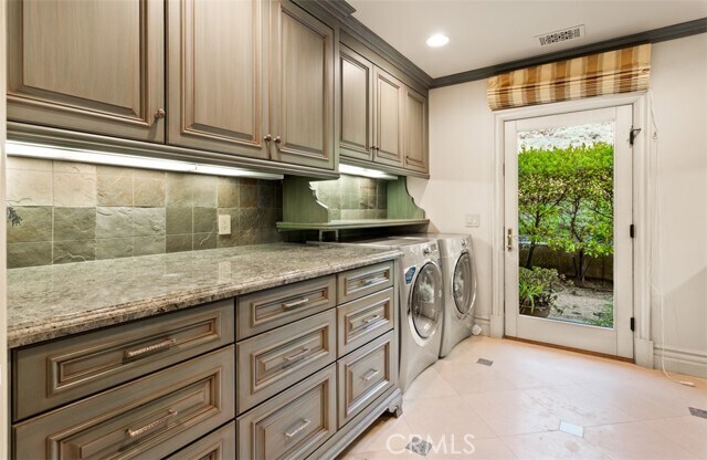 Building Photo - 1 Rim Ridge