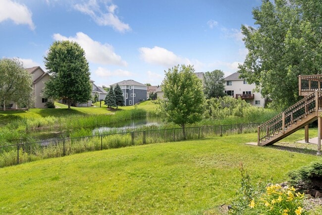 Building Photo - Gorgeous Single Family Home - June 1st Mov...