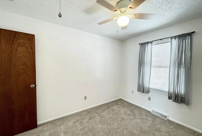 Building Photo - 3270 E 128th Pl