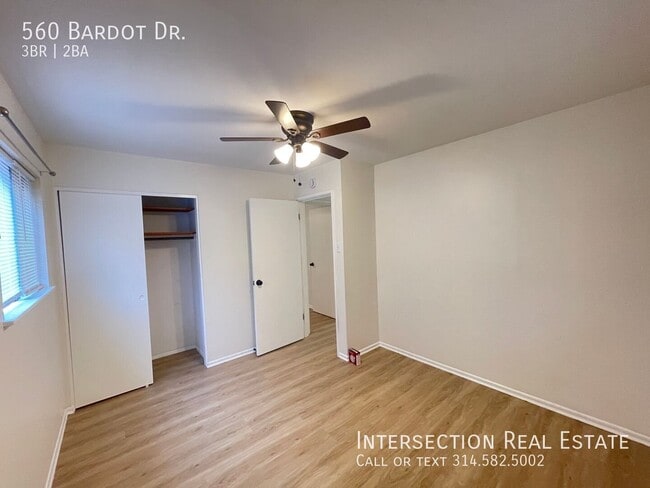 Building Photo - 560 Bardot Dr
