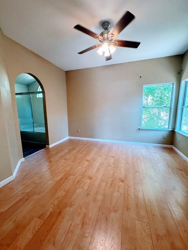 Building Photo - Welcome to this stunning 3-bedroom, 2.5-ba...