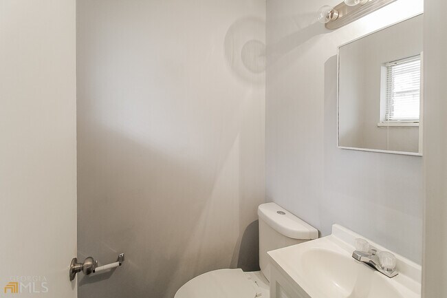 Building Photo - 2375 Surrey Trail