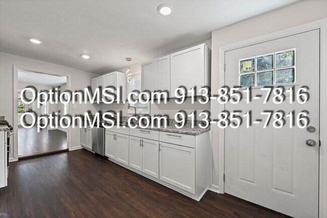 Building Photo - Newly Remodeled 3-Bedroom Home in Kansas C...