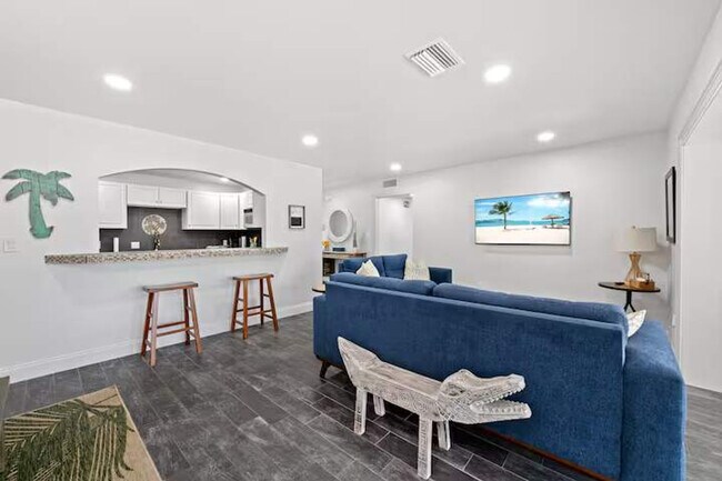 Building Photo - 102 Deleon Rd