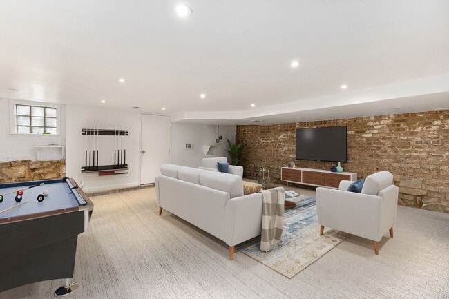 Building Photo - 2112 N Dayton St