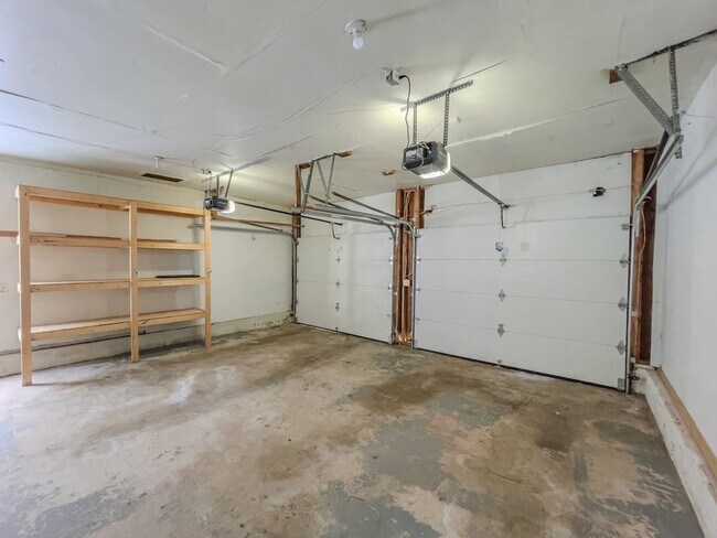 Building Photo - Spacious 4BR/2.5BA/2Car Garage Home with Finished Basement & Hardwood Floors – Gales Ferry