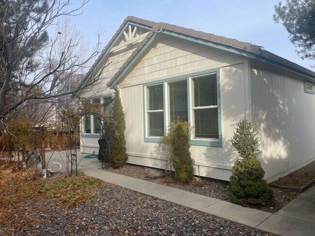 Building Photo - Furnished Two Bedroom Two Bathroom Caughlin Ranch Home