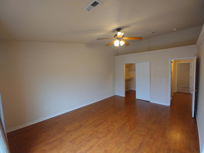 Building Photo - 1415 Madison Ridge Heights